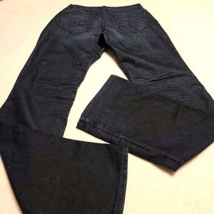 PZI LIKE NEW STRAIGHT LEG JEANS